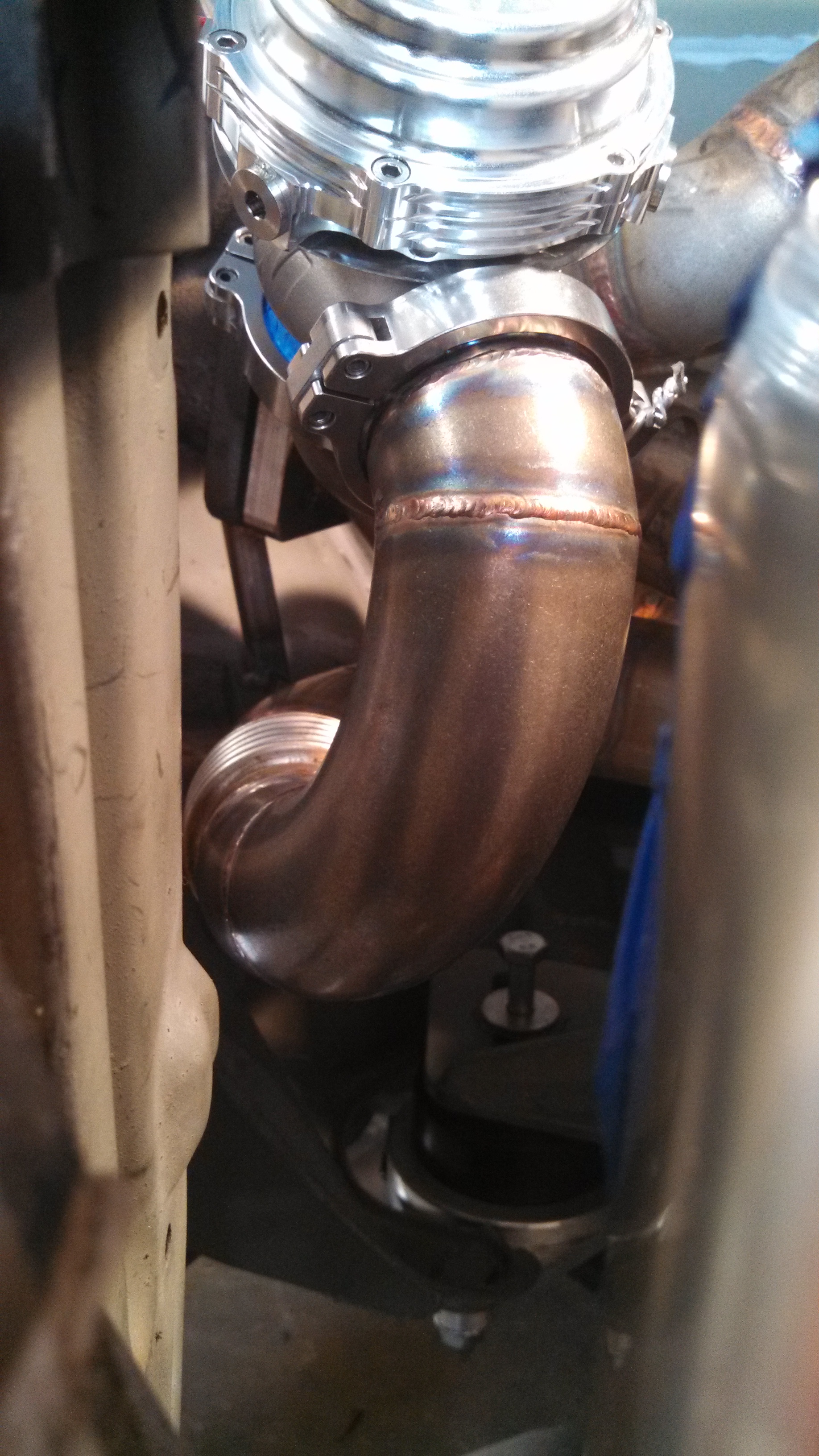 wg outlet front from between headlight and radiator.jpg