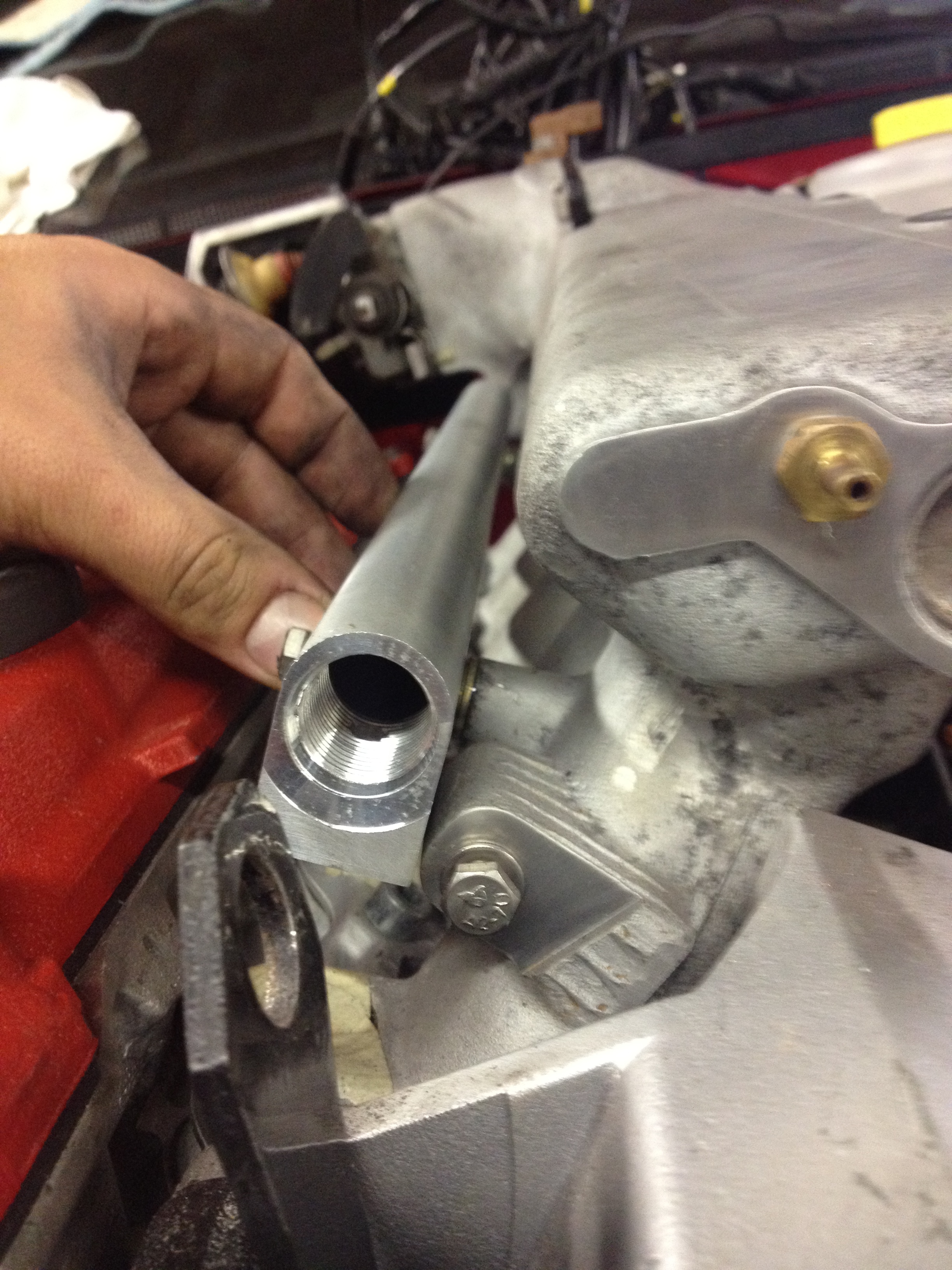 Sebastian's CQ91'  fuel rail fitment .jpg