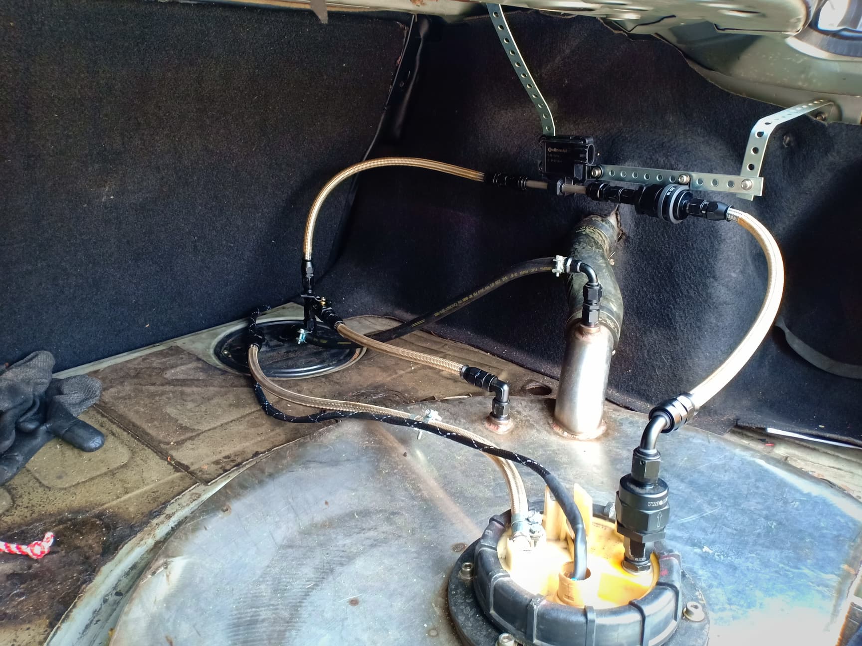 Trunk fuel lines May 2019.jpg