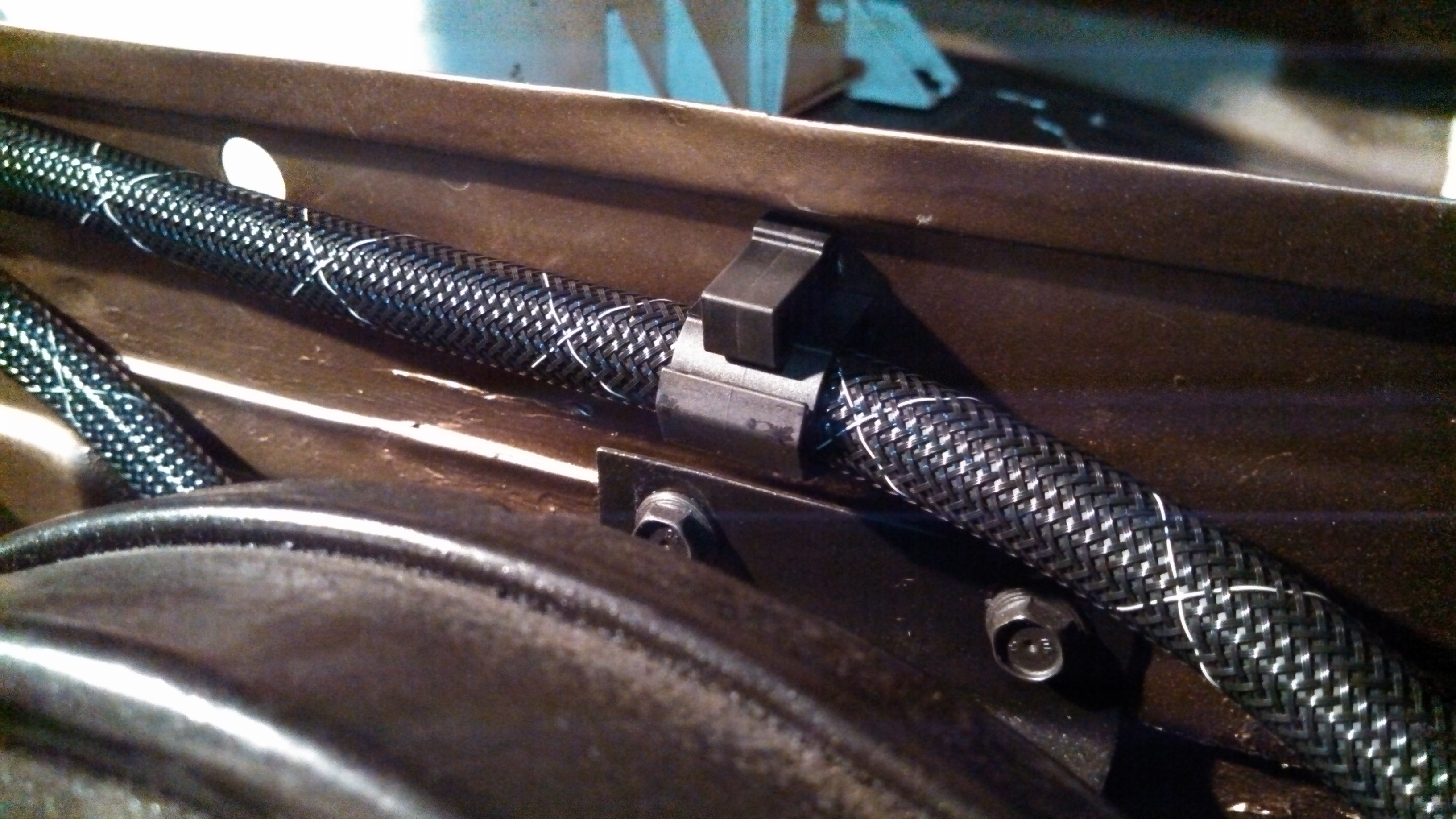 alt cable mounted on new mk4 clips.jpg