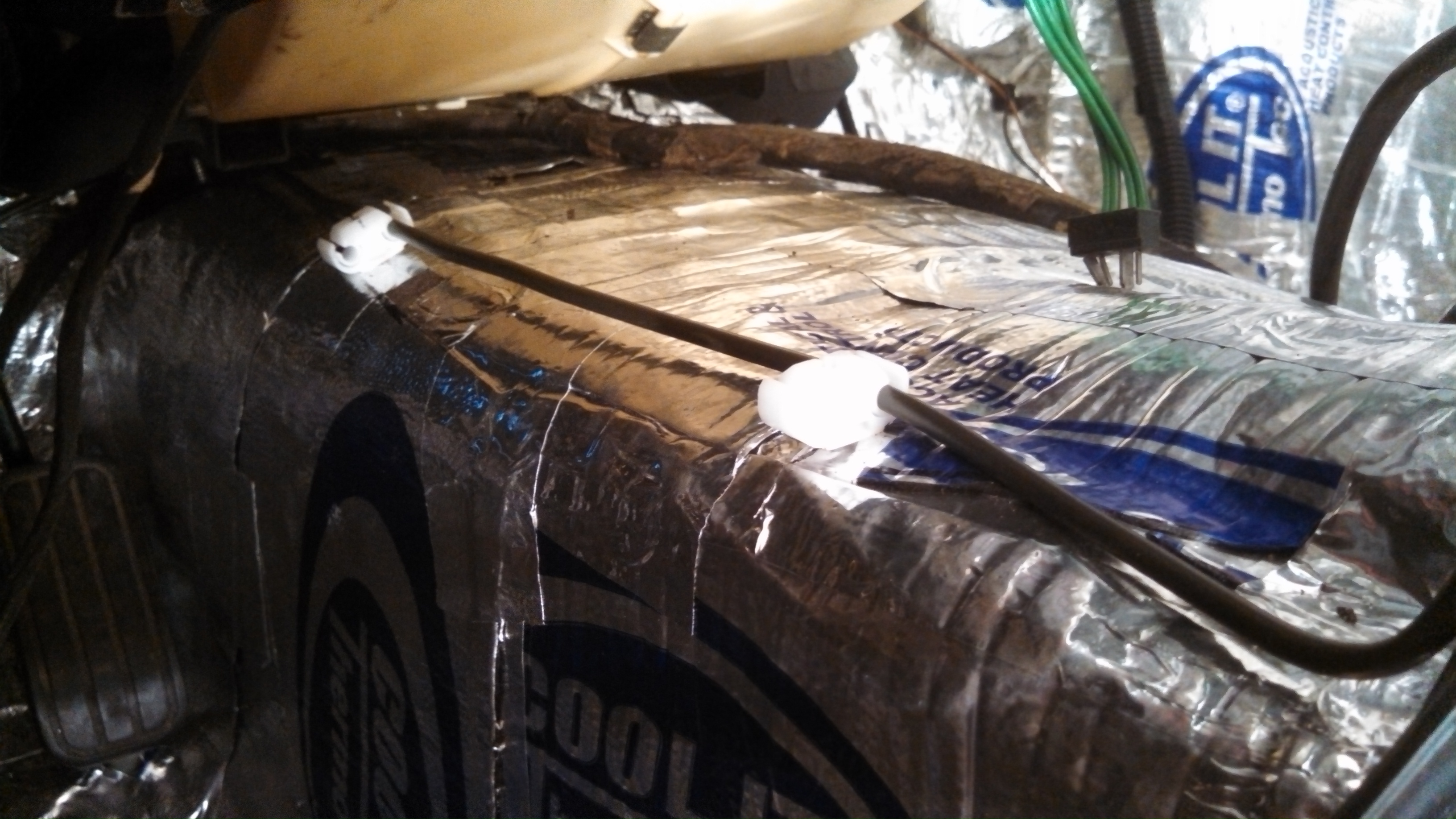 handbrake hardline from MC along tunnel.jpg